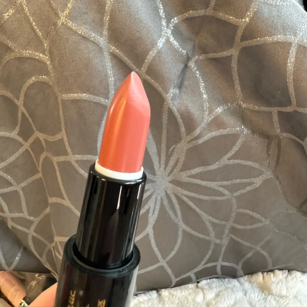 Laura Geller Modern Classic Cream Lipstick Pink Passion new